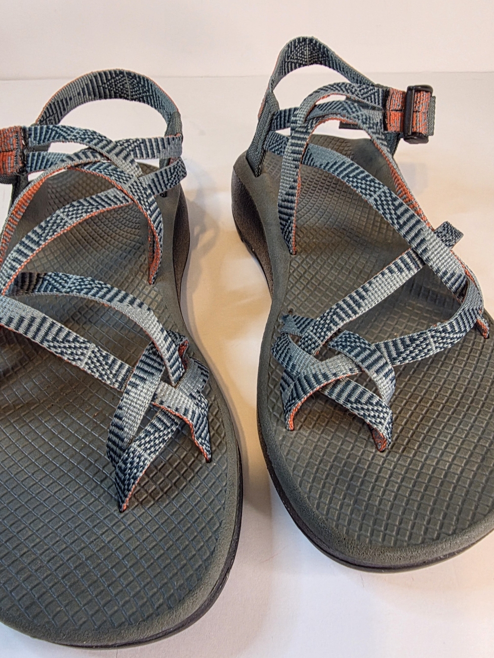 Chaco Women's Strappy Outdoor Sandals — Gray with Coral Accents Size 9W